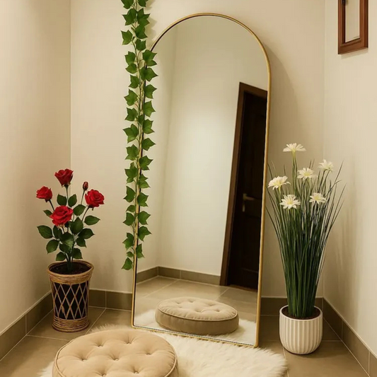 Ganzkörperspiegel mit Goldrahmen